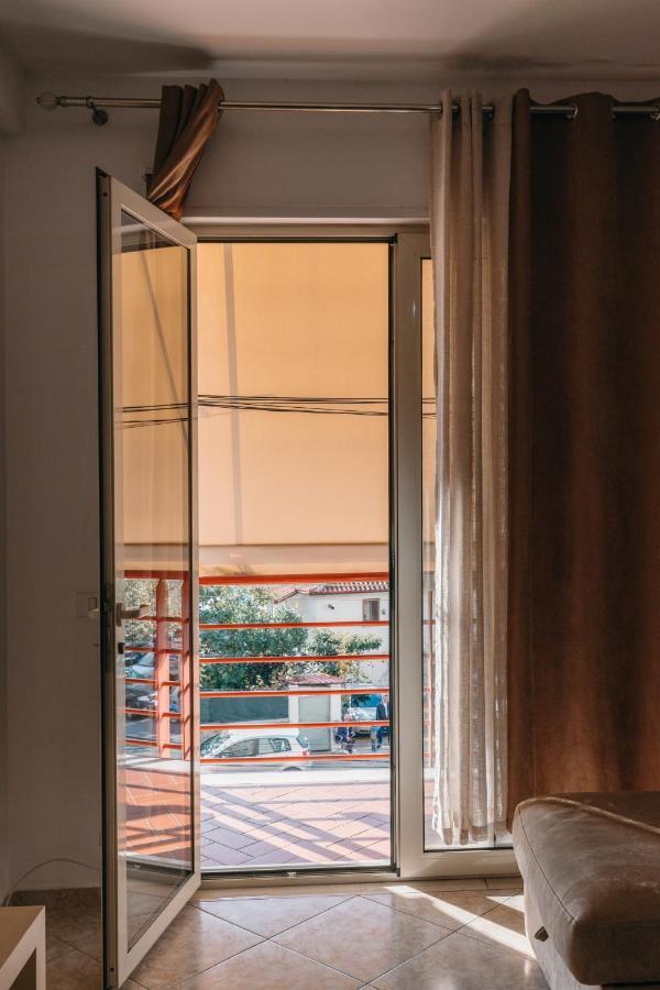 Rs Place 1-Bedroom Apartment Tirana Exterior photo