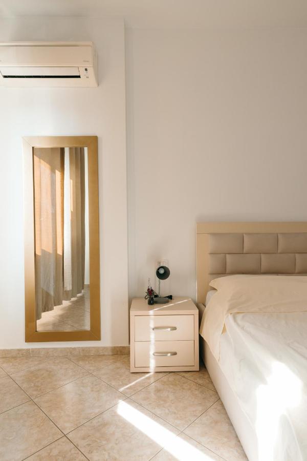 Rs Place 1-Bedroom Apartment Tirana Exterior photo
